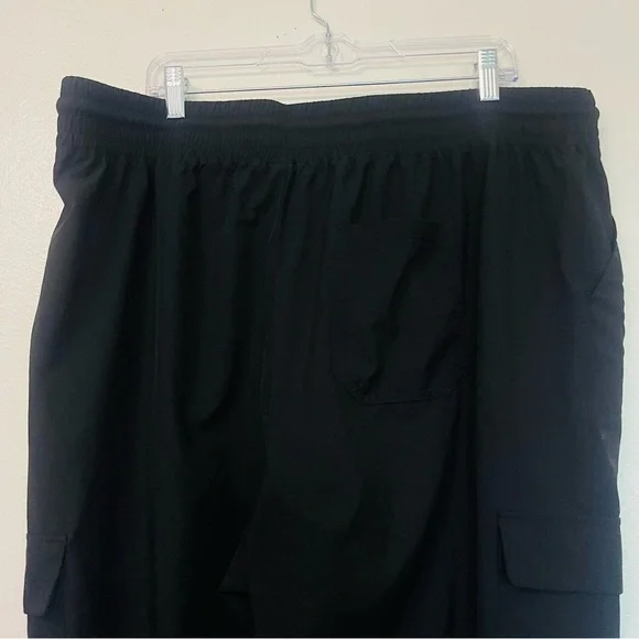 Old Navy Plus Size Stretch Tech Black Cargo Joggers Athletic Pants Size 2X - Picture 10 of 12
